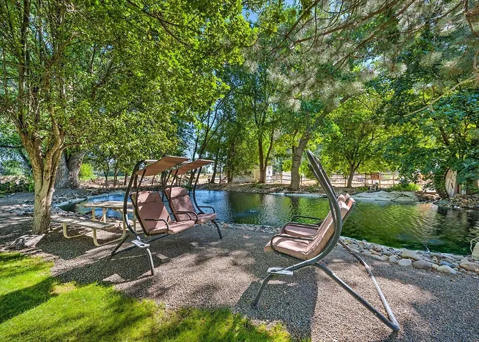 Caldwell Country Home On Quiet Acreage