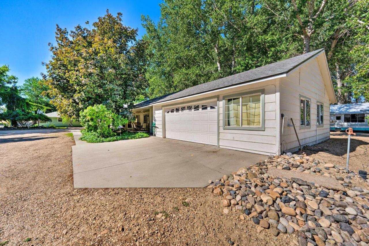 Country On Quiet Acreage